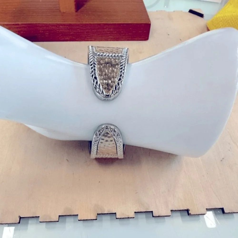 VTG SUSAN GRAVER HAMMERED MOTHER OF PEARL WATCH/CUFF BRACELET new battery